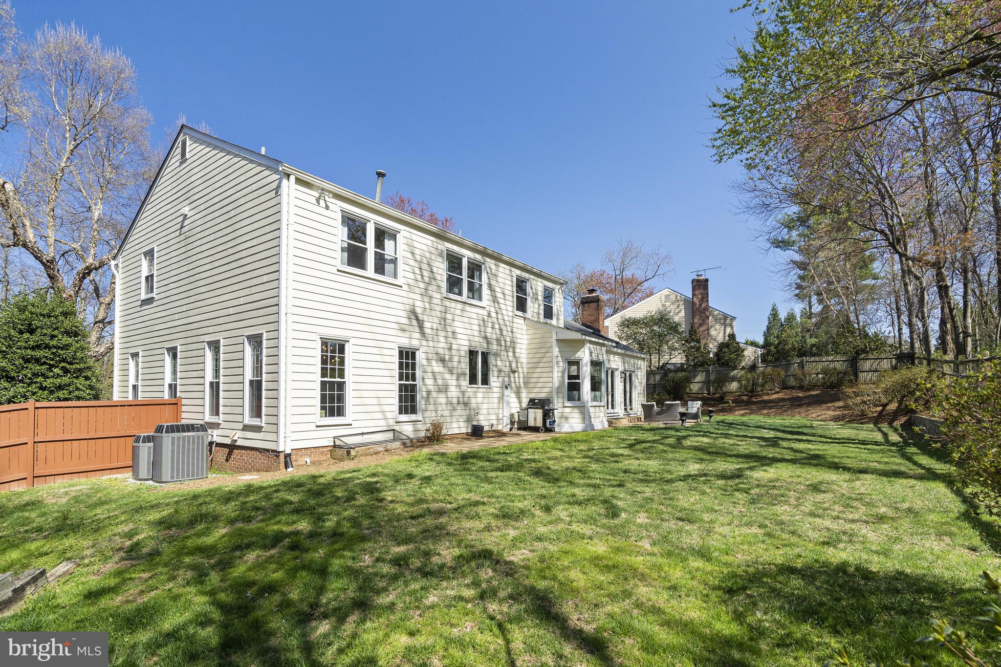 HUNTING HILLS - Residential