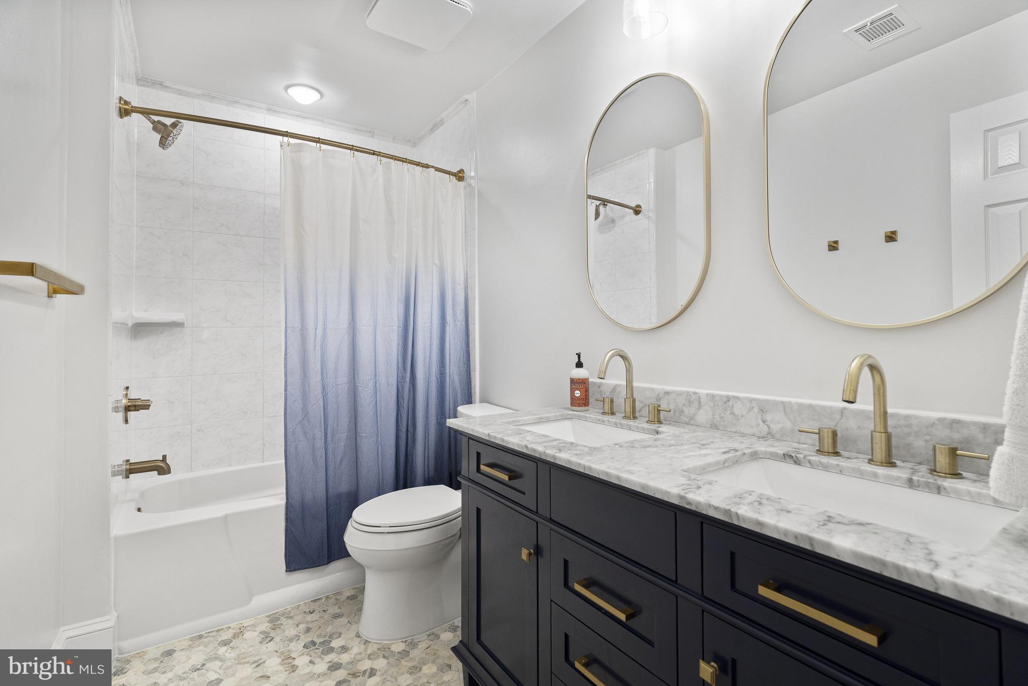 HUNTING HILLS - Residential