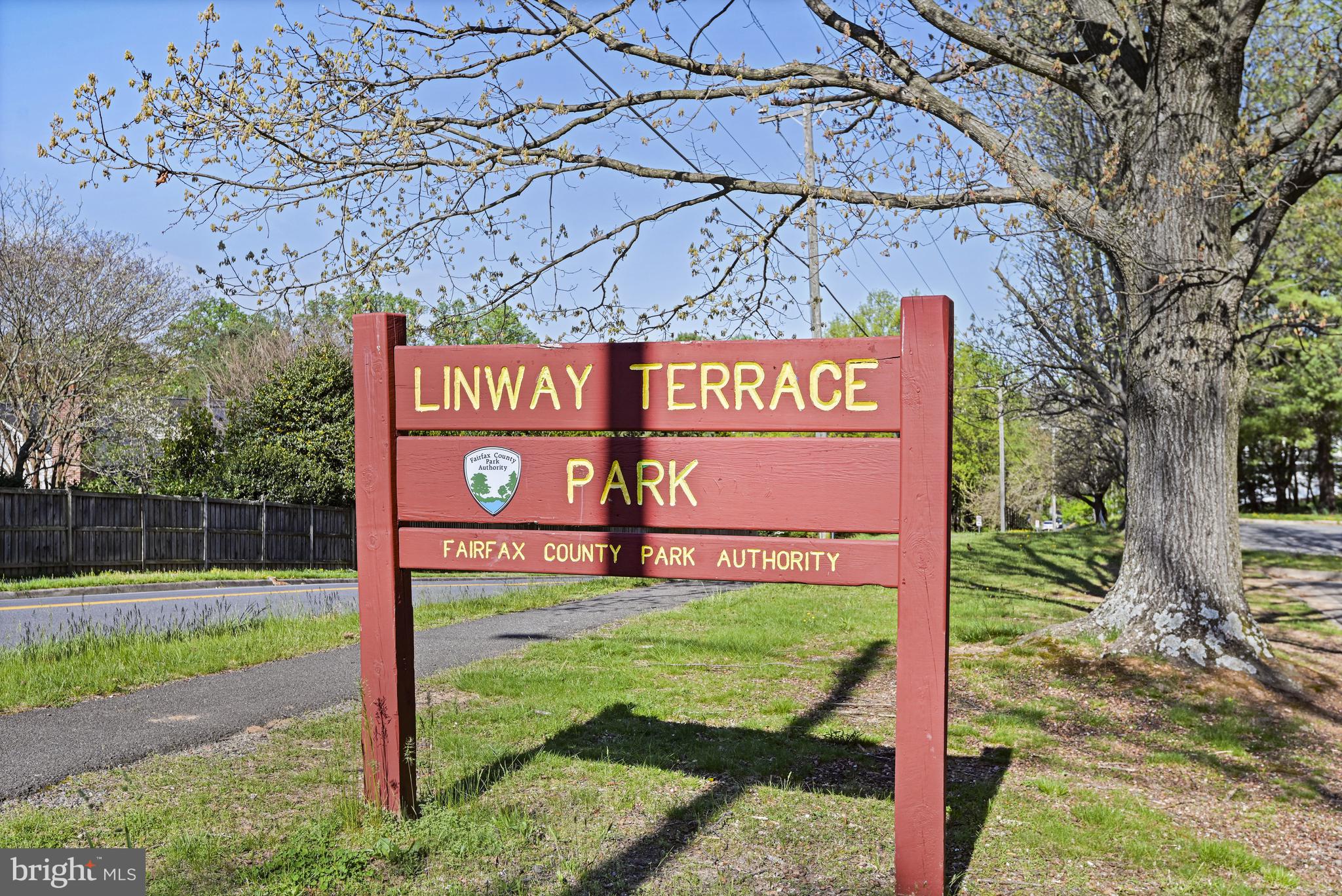 HUNTING HILLS - Residential