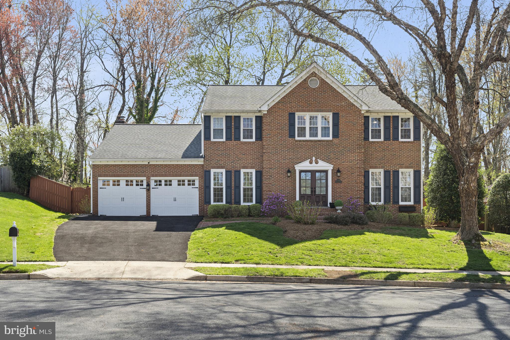 HUNTING HILLS - Residential