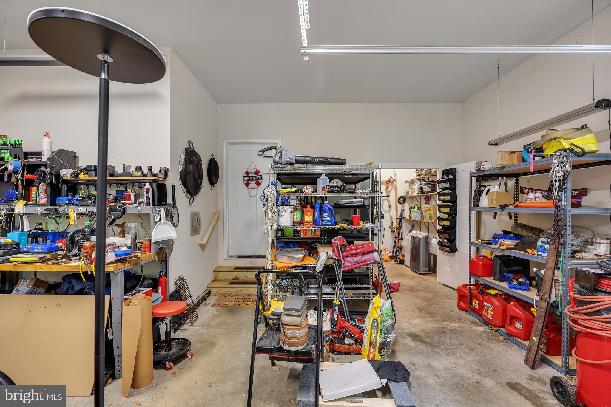 MAGNOLIA HARBOUR - Residential