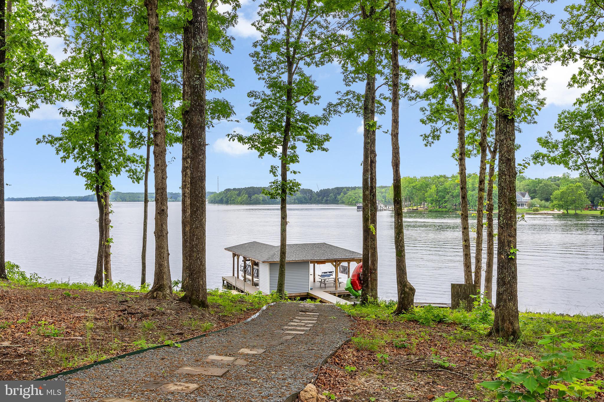 MAGNOLIA HARBOUR - Residential
