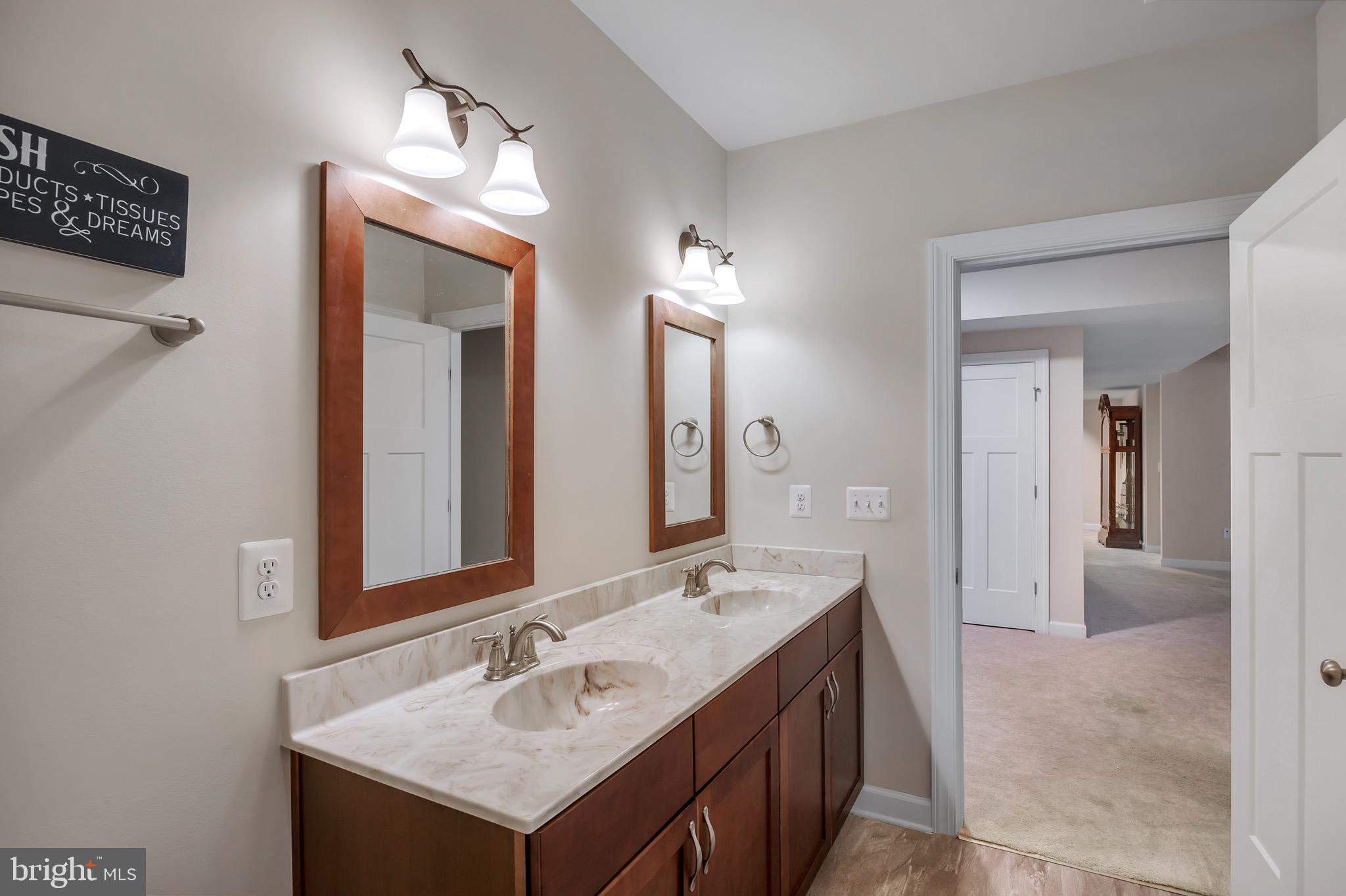 MAGNOLIA HARBOUR - Residential