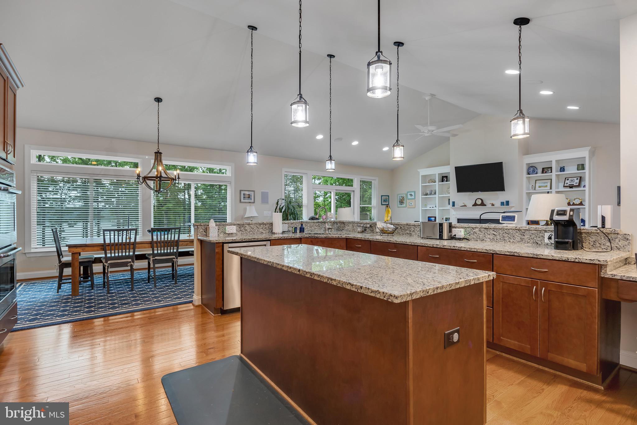 MAGNOLIA HARBOUR - Residential