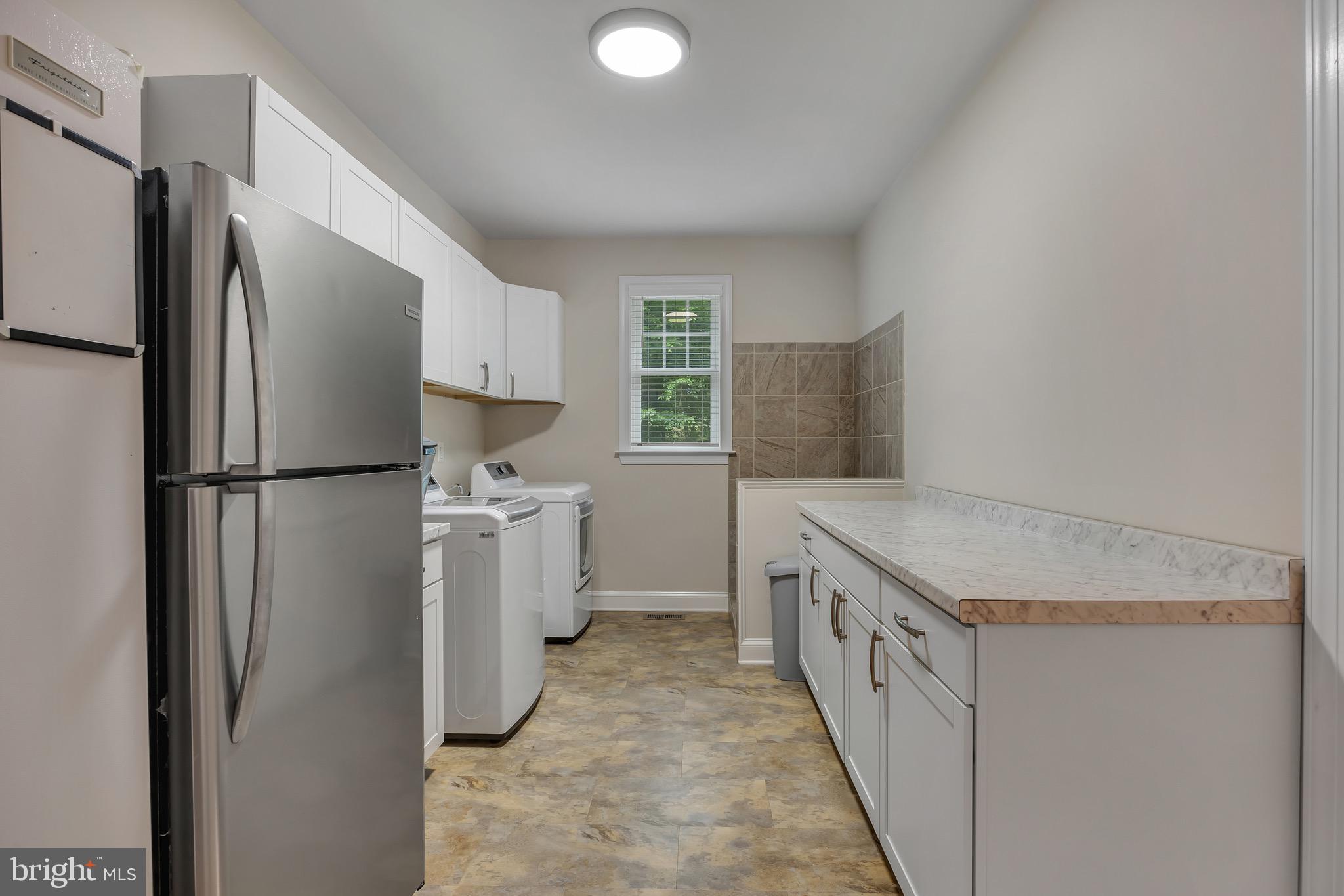 MAGNOLIA HARBOUR - Residential