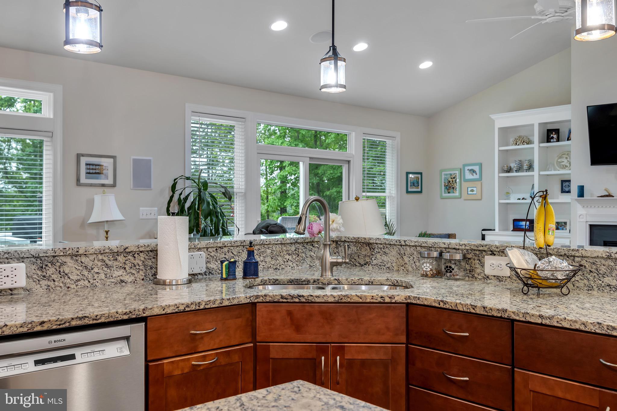 MAGNOLIA HARBOUR - Residential