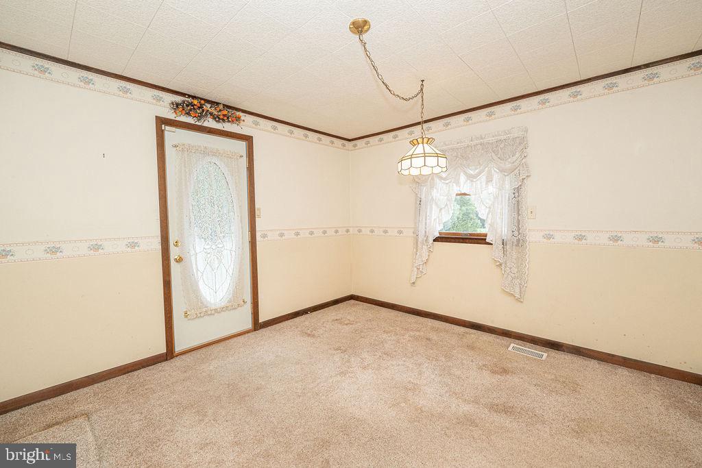128 W ELM AVENUE