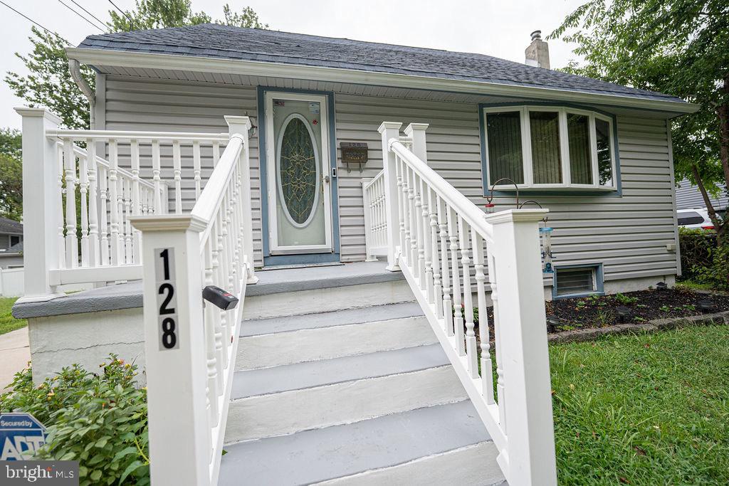 128 W ELM AVENUE