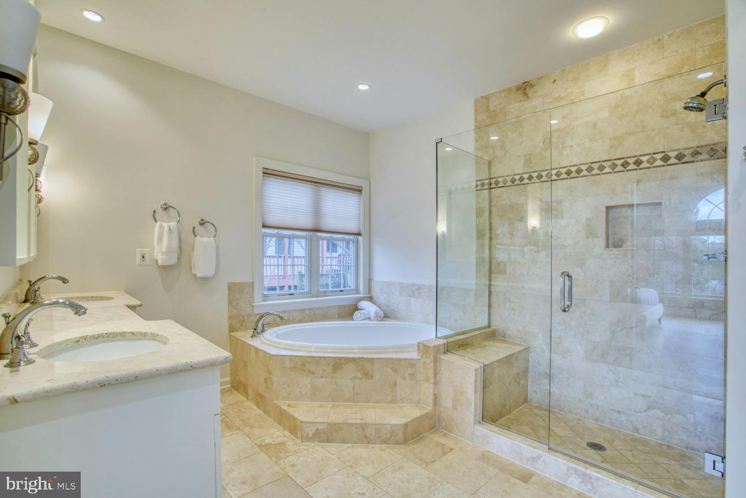 ARLINGTON RIDGE - Residential