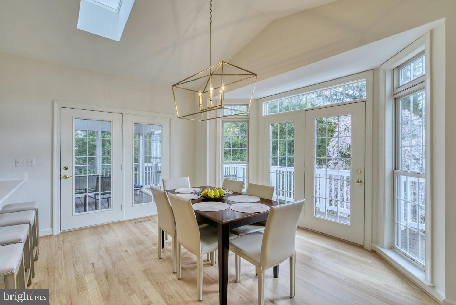 ARLINGTON RIDGE - Residential