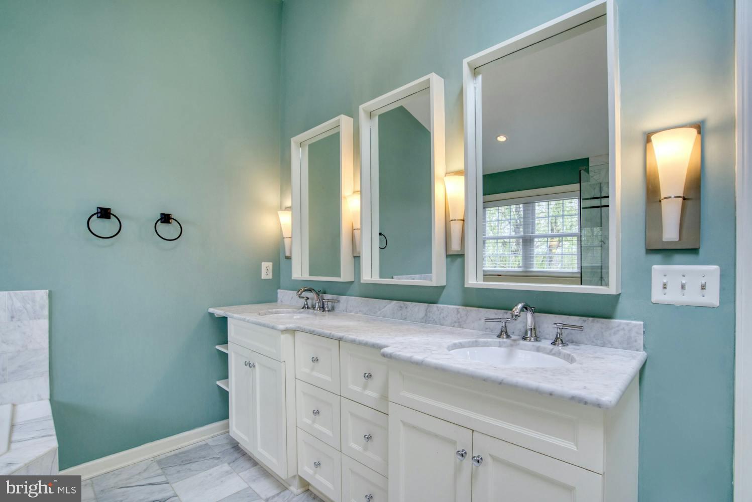 ARLINGTON RIDGE - Residential