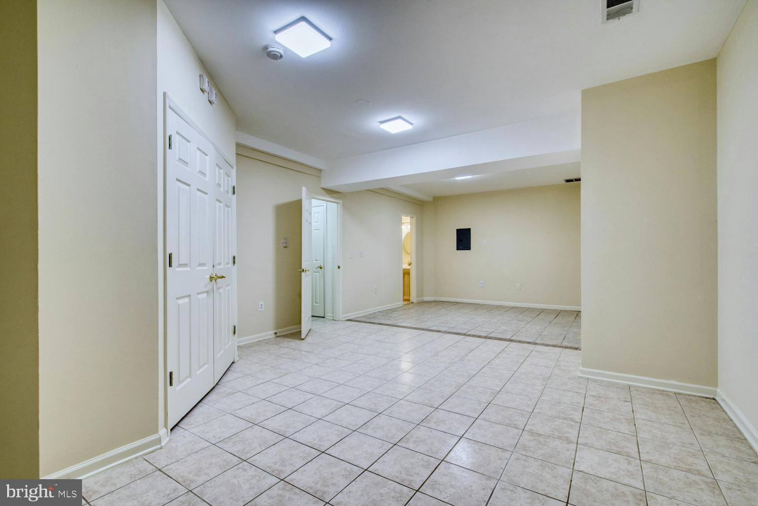 ARLINGTON RIDGE - Residential