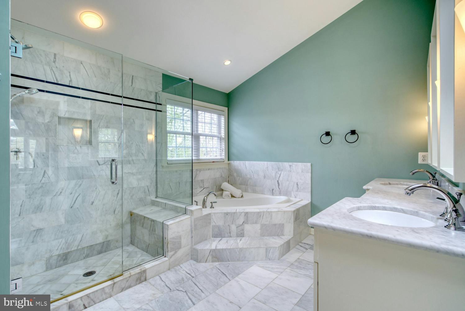 ARLINGTON RIDGE - Residential