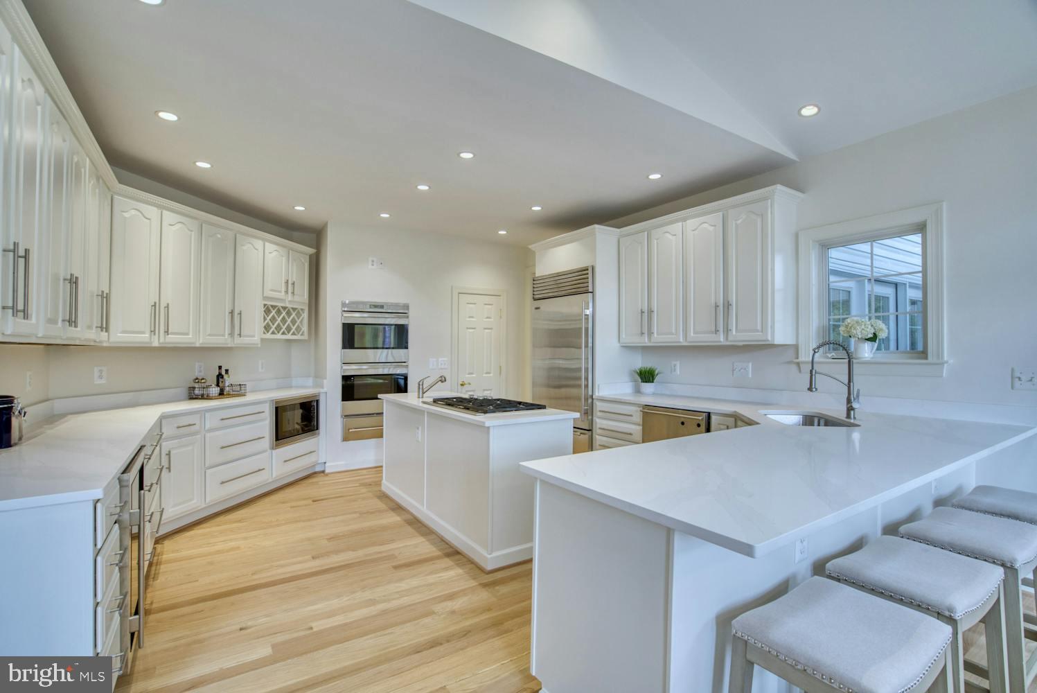 ARLINGTON RIDGE - Residential