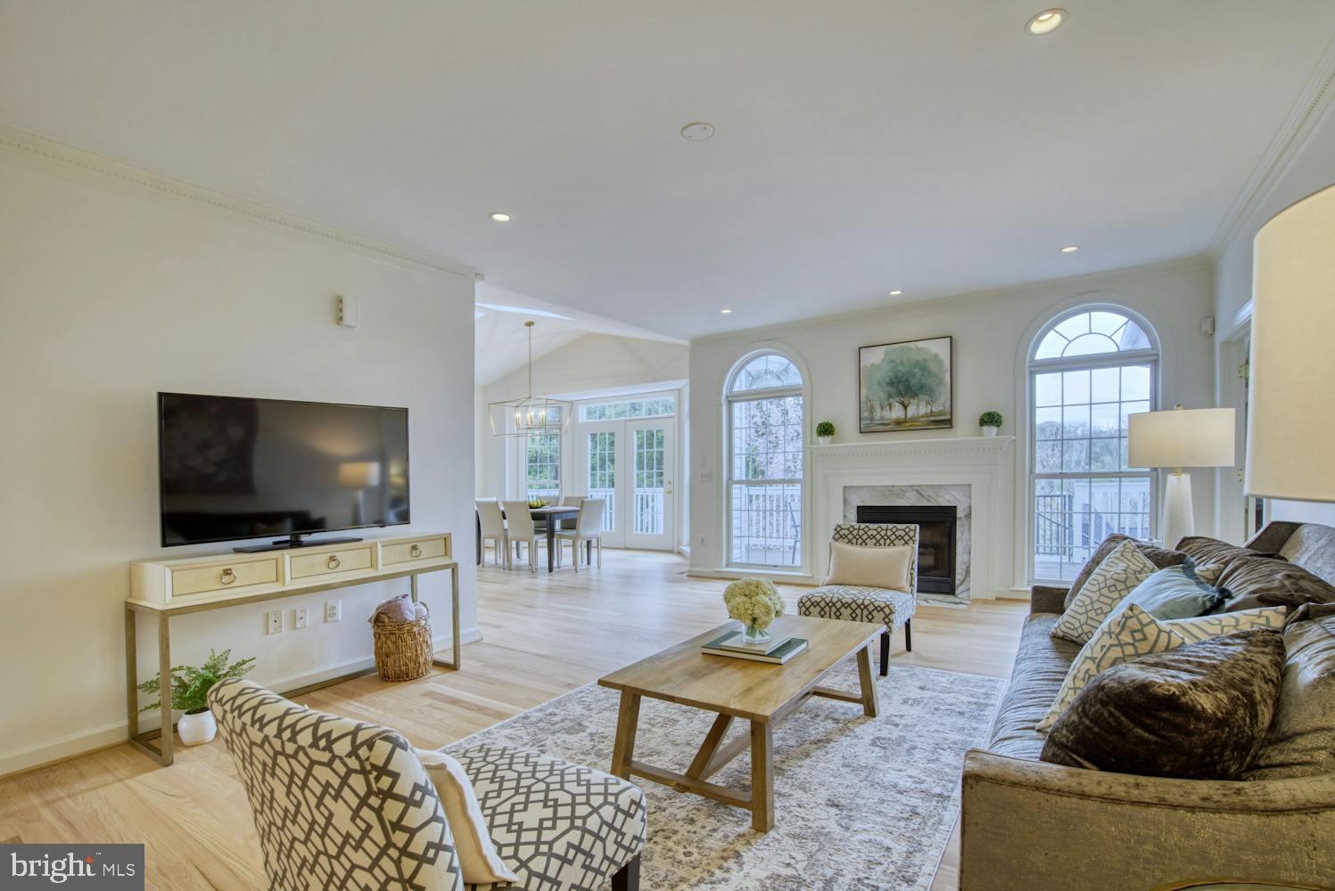 ARLINGTON RIDGE - Residential