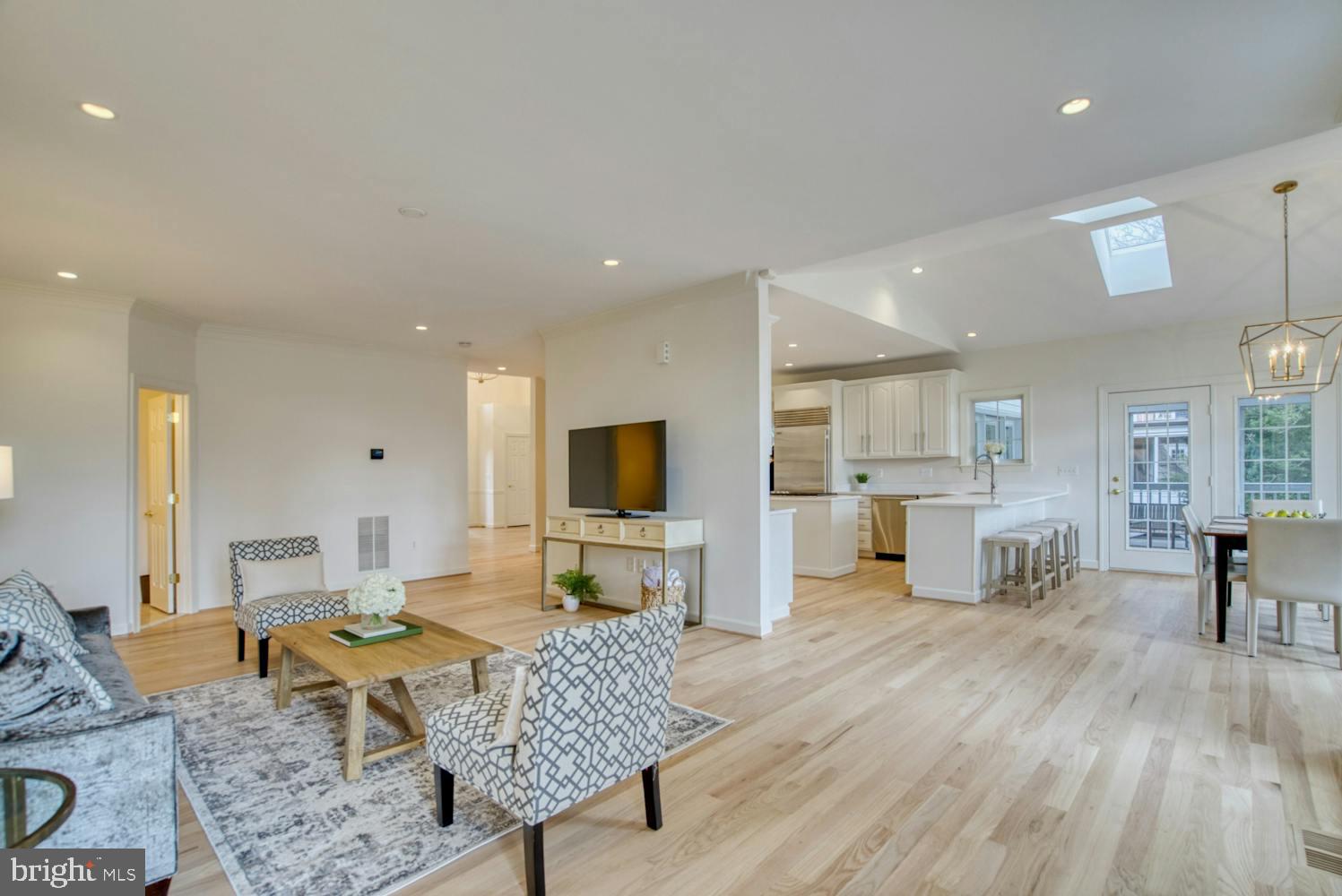 ARLINGTON RIDGE - Residential