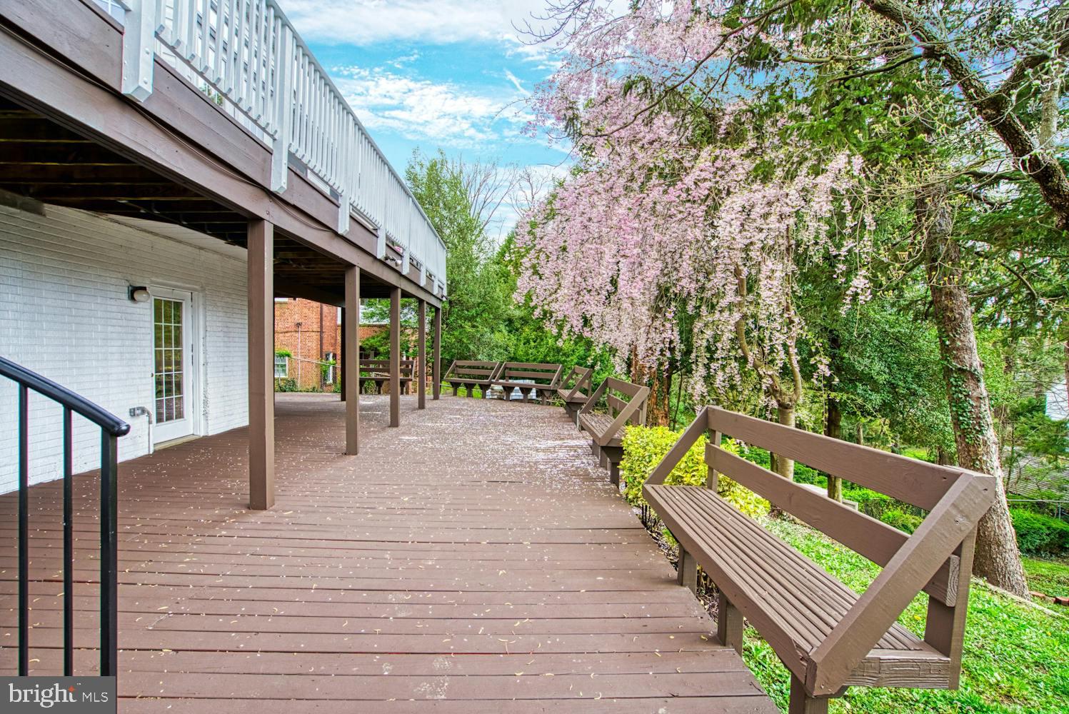 ARLINGTON RIDGE - Residential