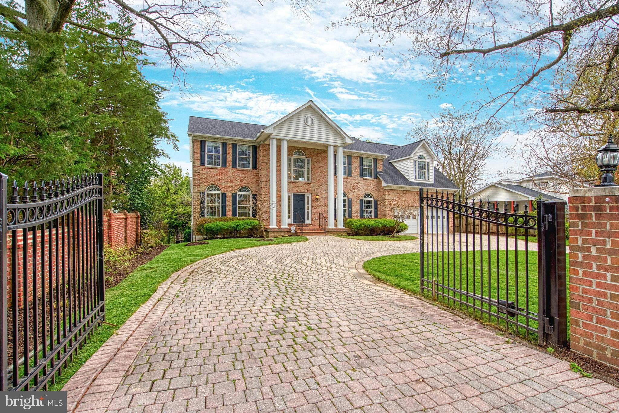 ARLINGTON RIDGE - Residential