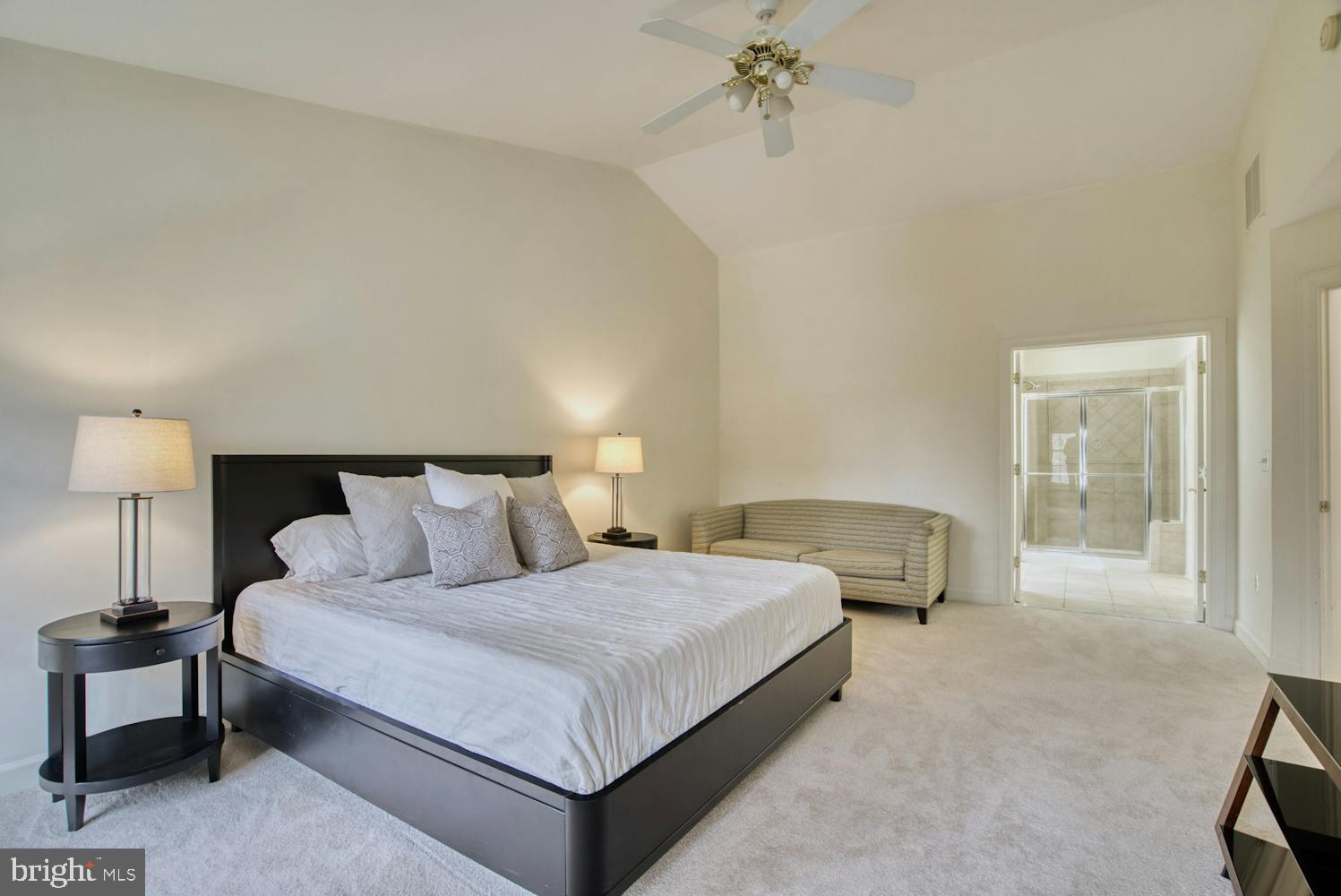 ARLINGTON RIDGE - Residential