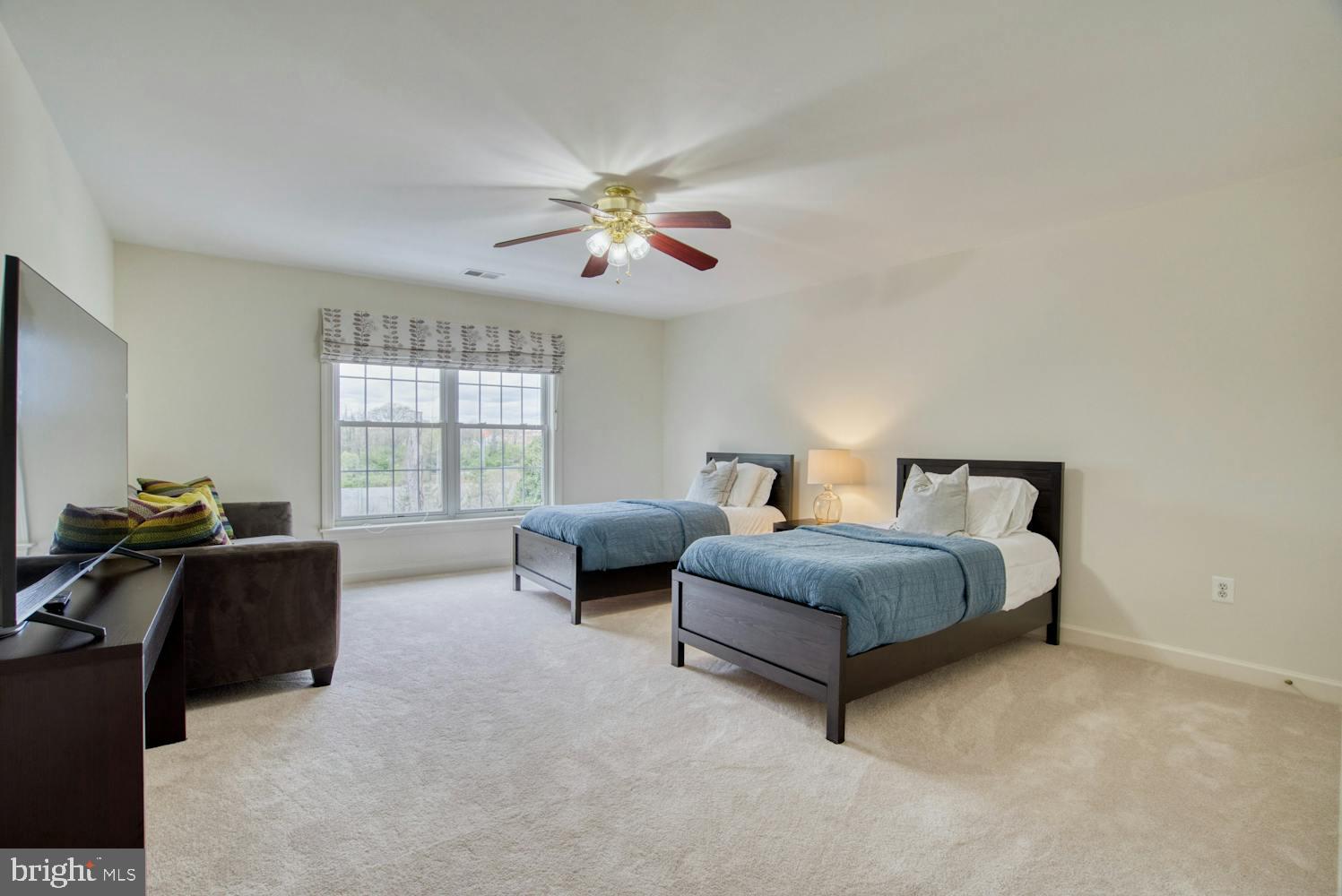 ARLINGTON RIDGE - Residential