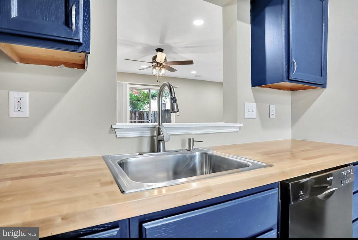 ROBINS GLENN - Residential