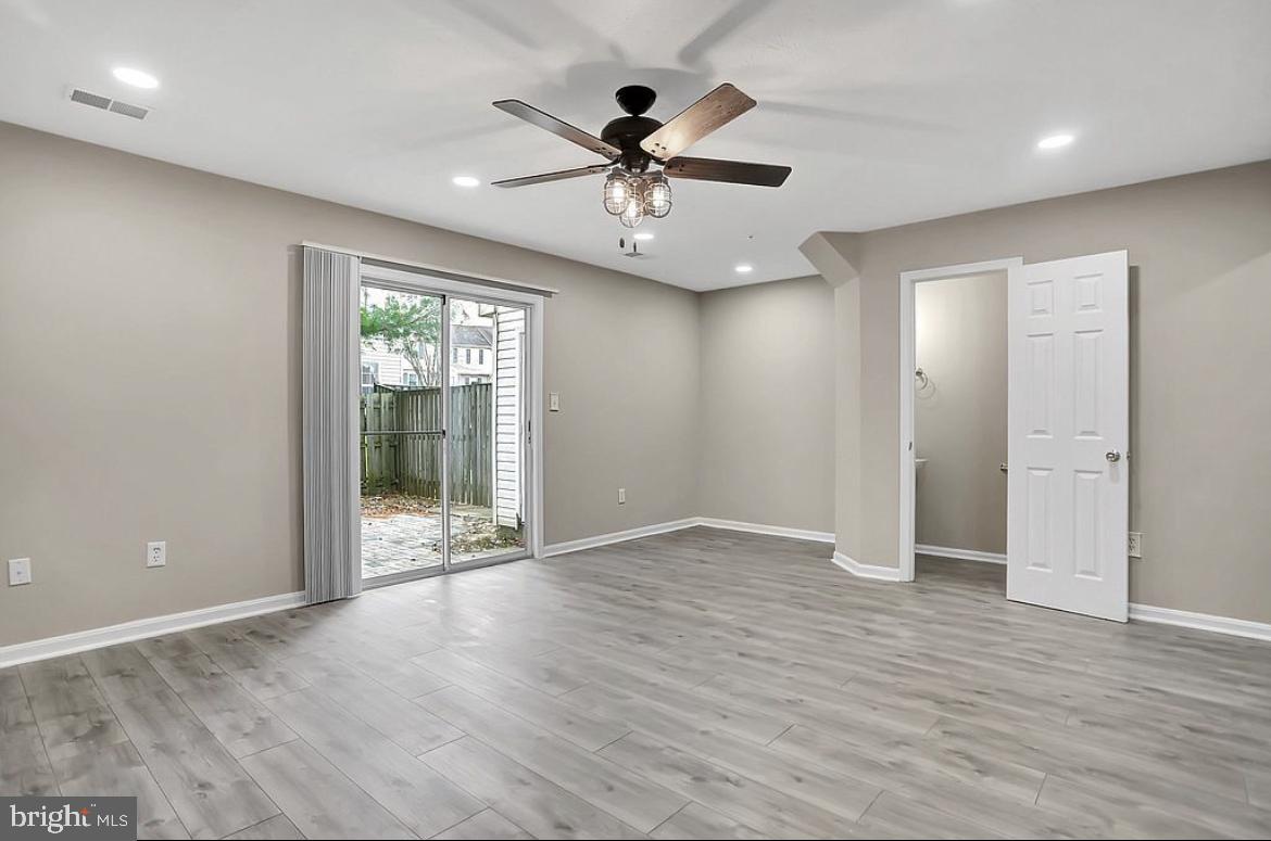 ROBINS GLENN - Residential