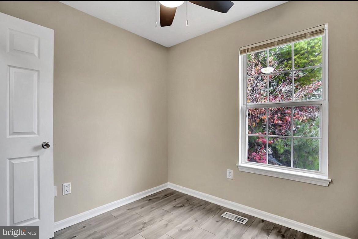 ROBINS GLENN - Residential