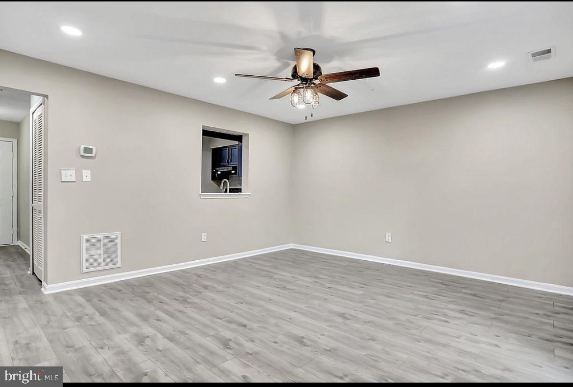 ROBINS GLENN - Residential