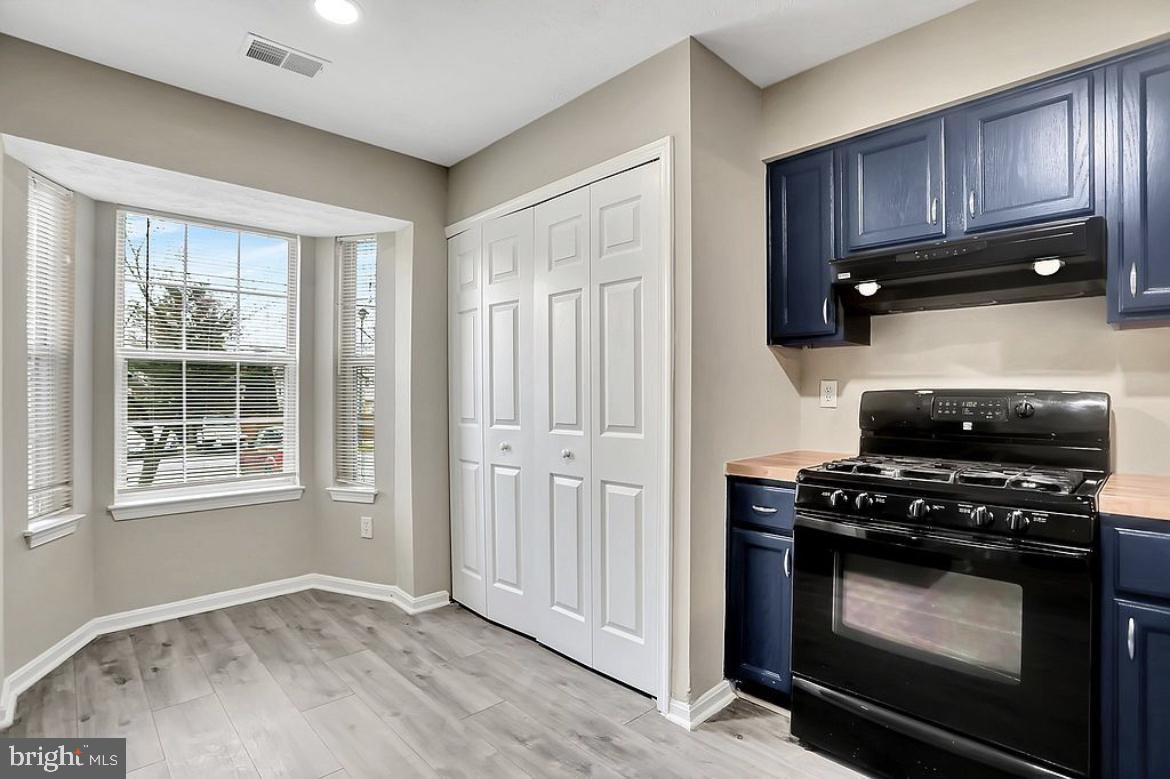 ROBINS GLENN - Residential