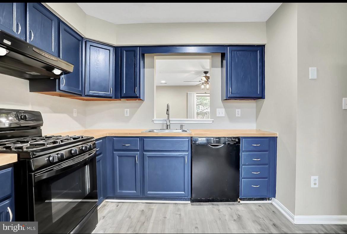 ROBINS GLENN - Residential