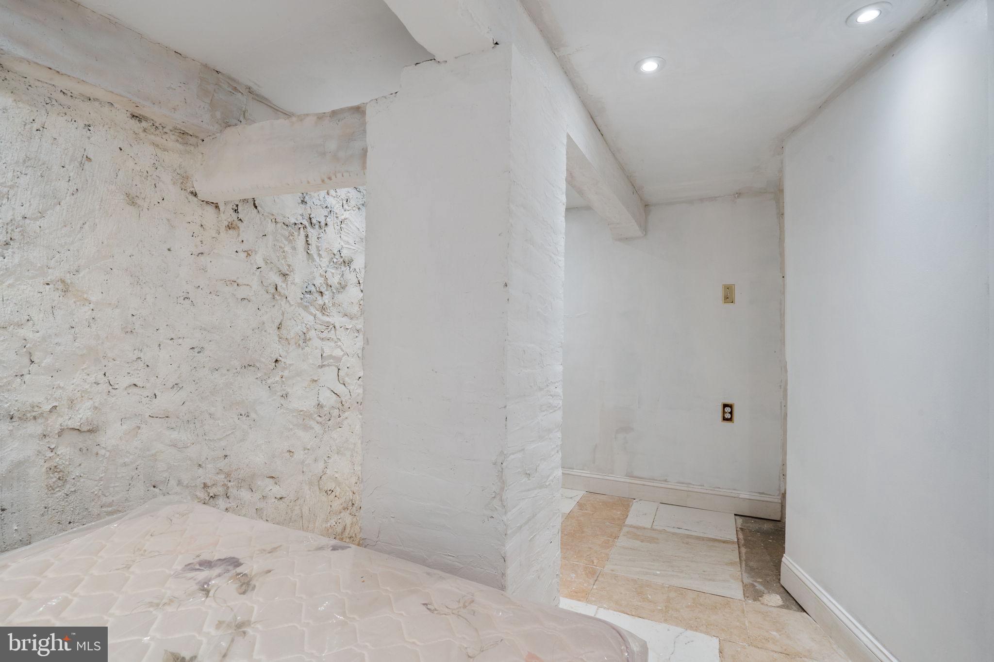 PHILADELPHIA (WEST) - Residential