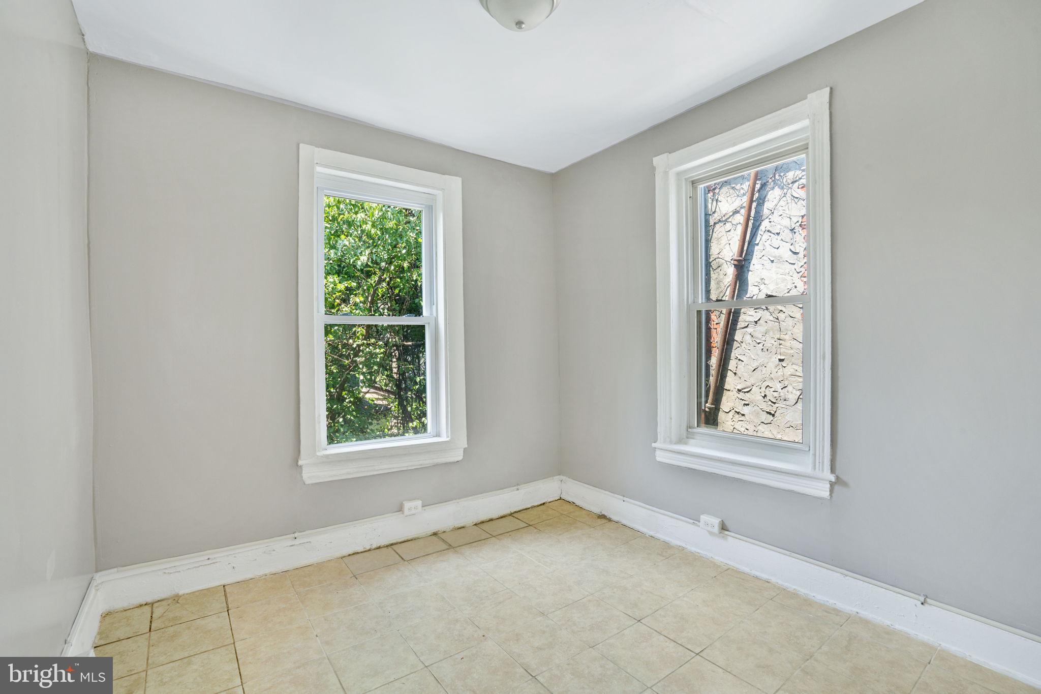 PHILADELPHIA (WEST) - Residential