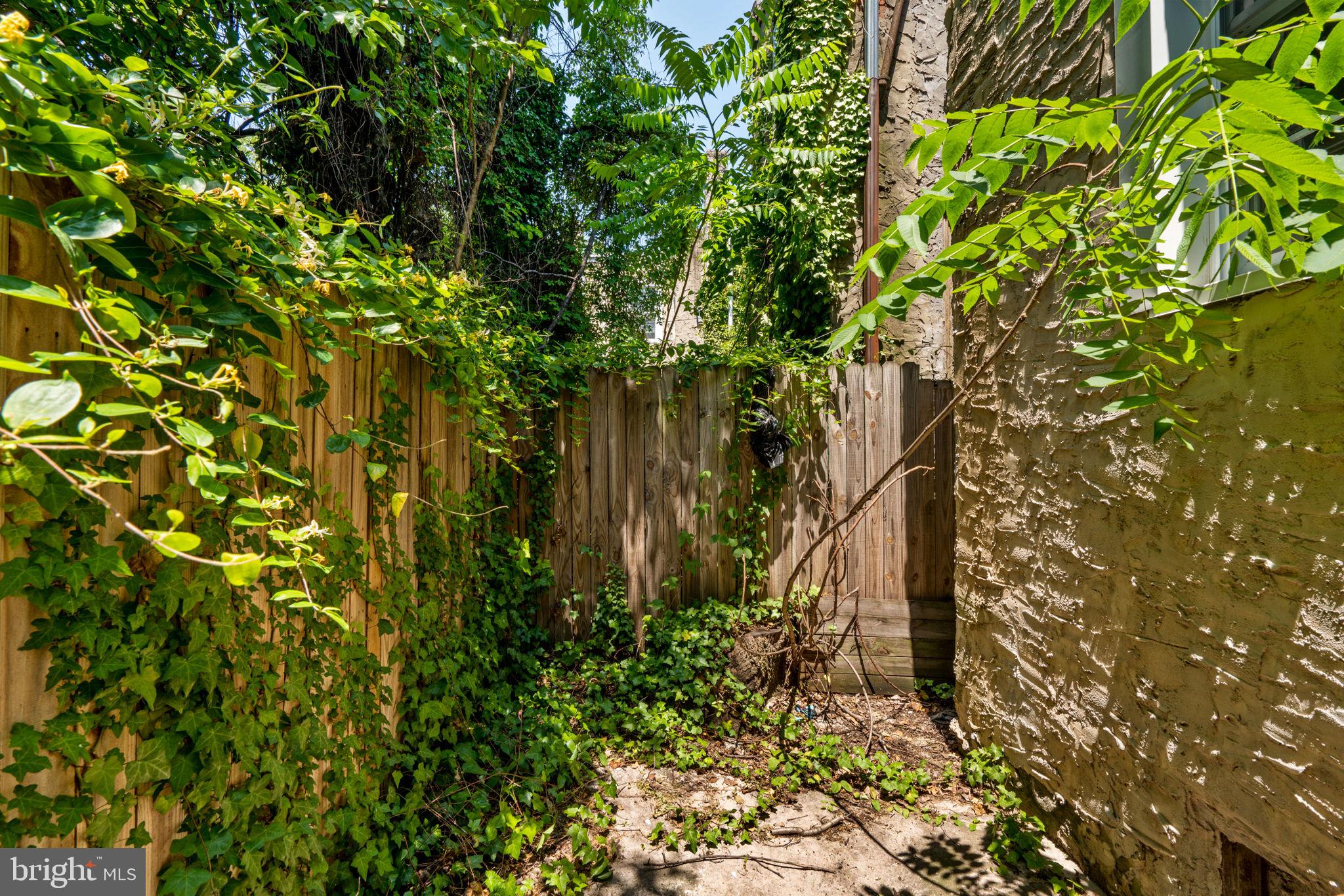 PHILADELPHIA (WEST) - Residential