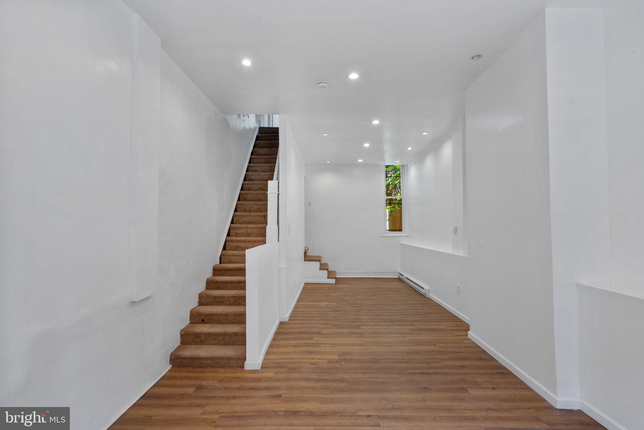 PHILADELPHIA (WEST) - Residential