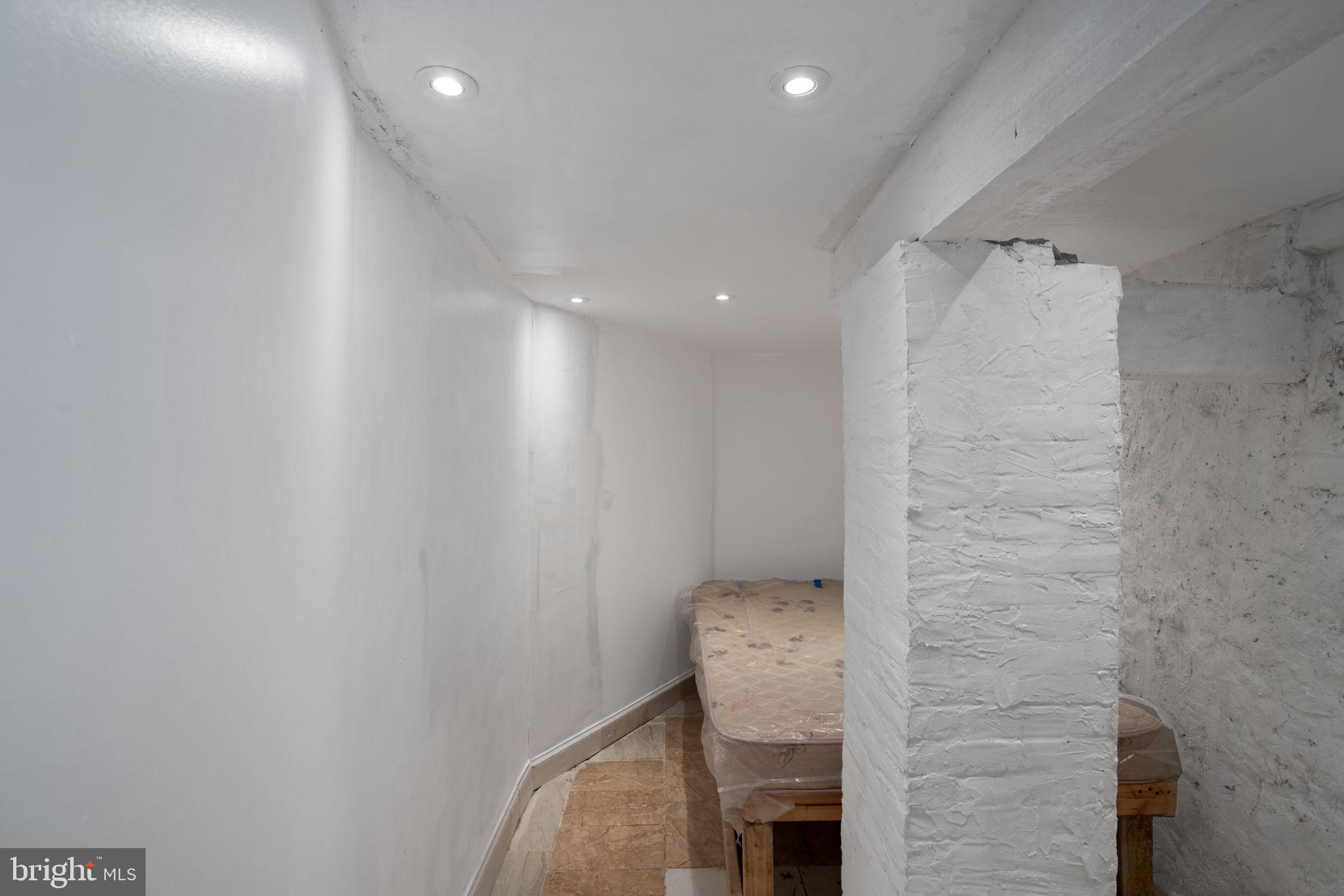 PHILADELPHIA (WEST) - Residential