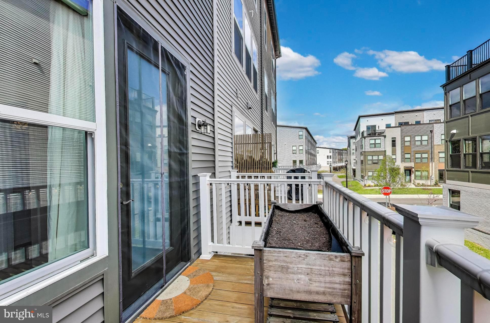 RIVERFRONT - Residential Lease