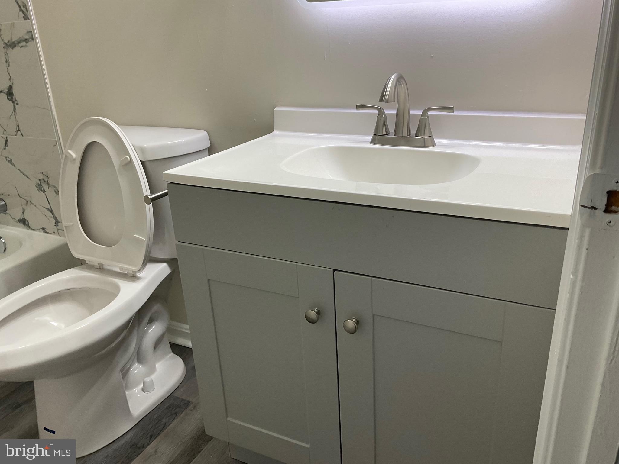 NEW TOWN - Residential Lease