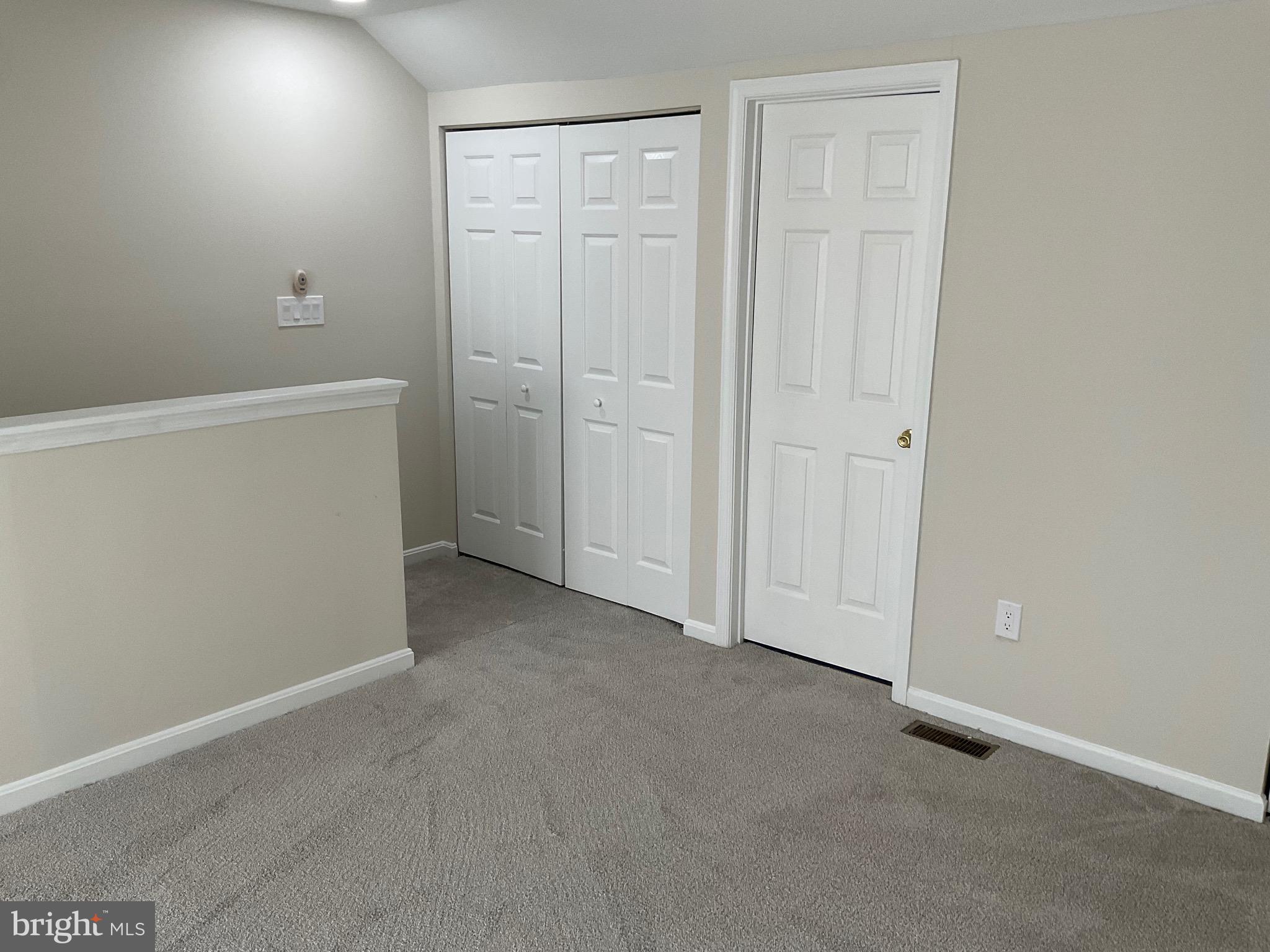 NEW TOWN - Residential Lease