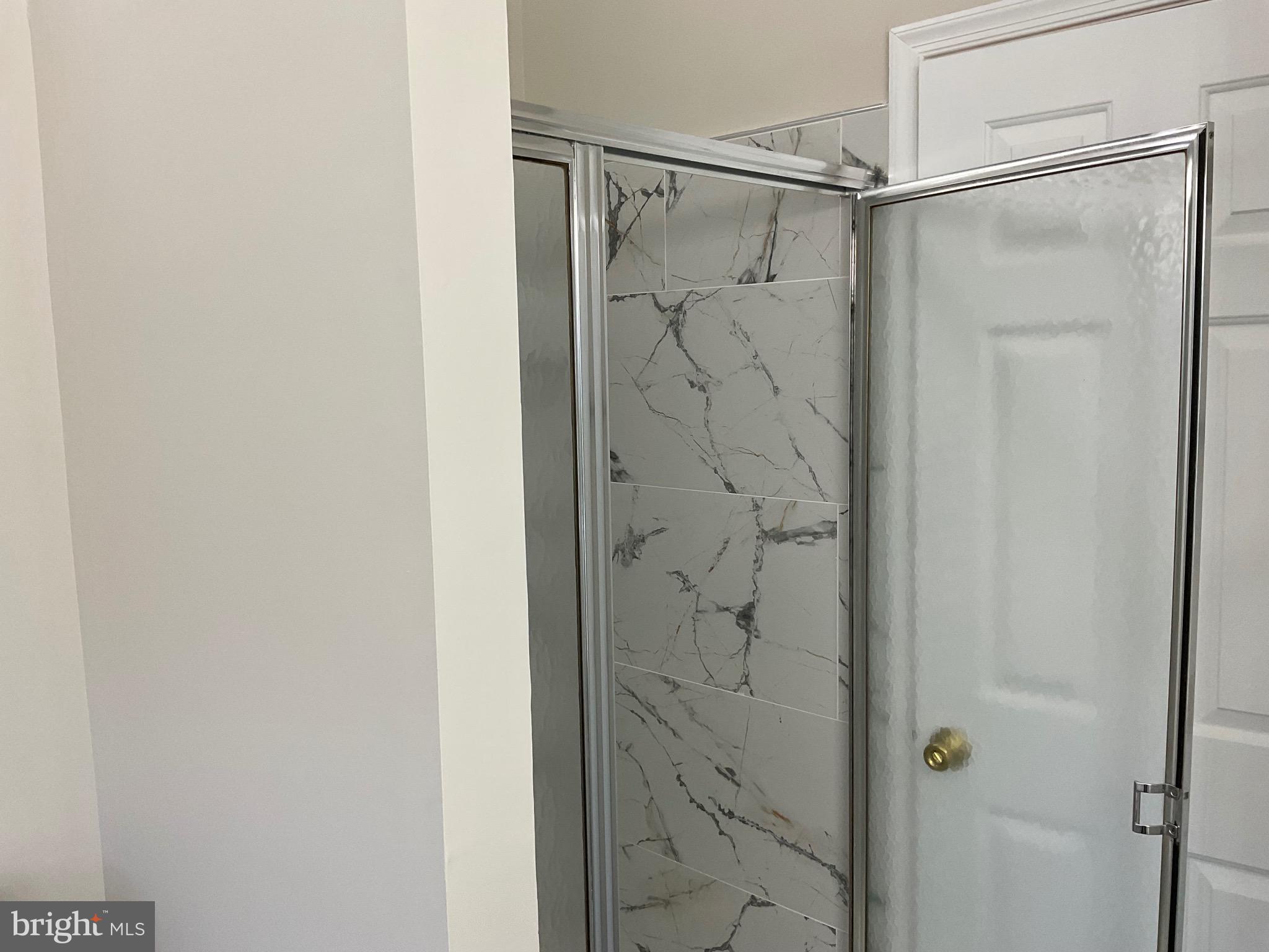 NEW TOWN - Residential Lease