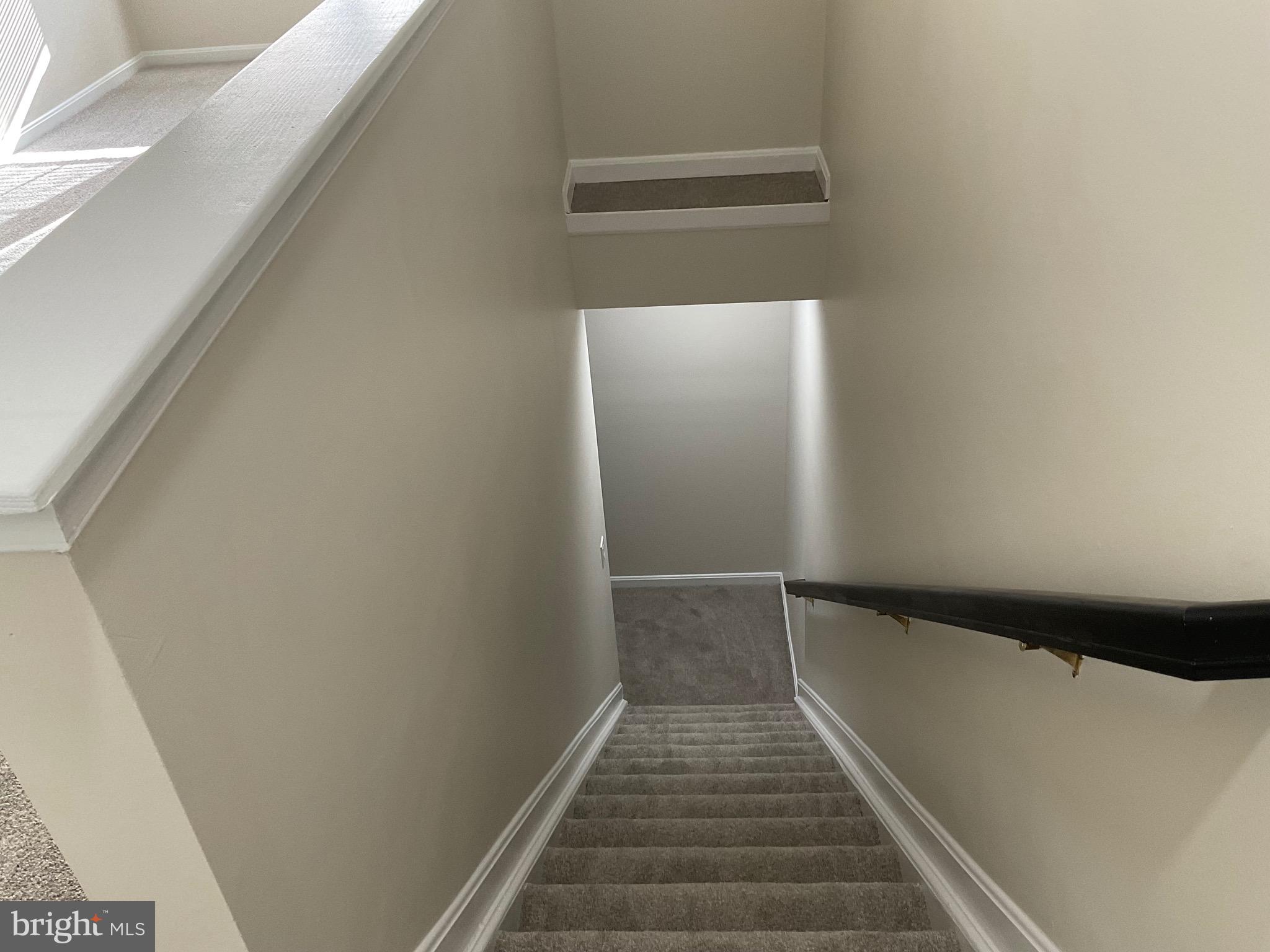 NEW TOWN - Residential Lease