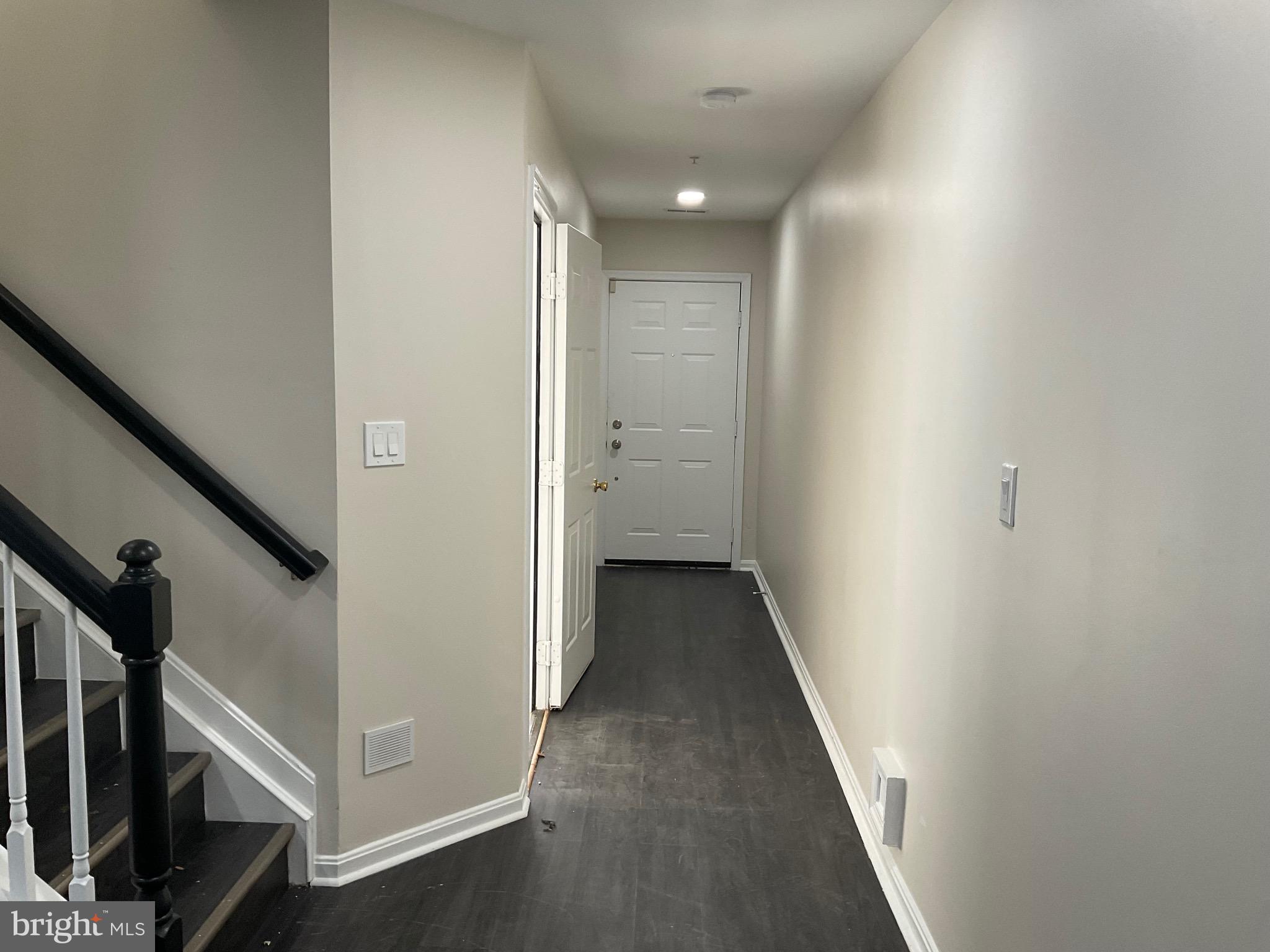 NEW TOWN - Residential Lease