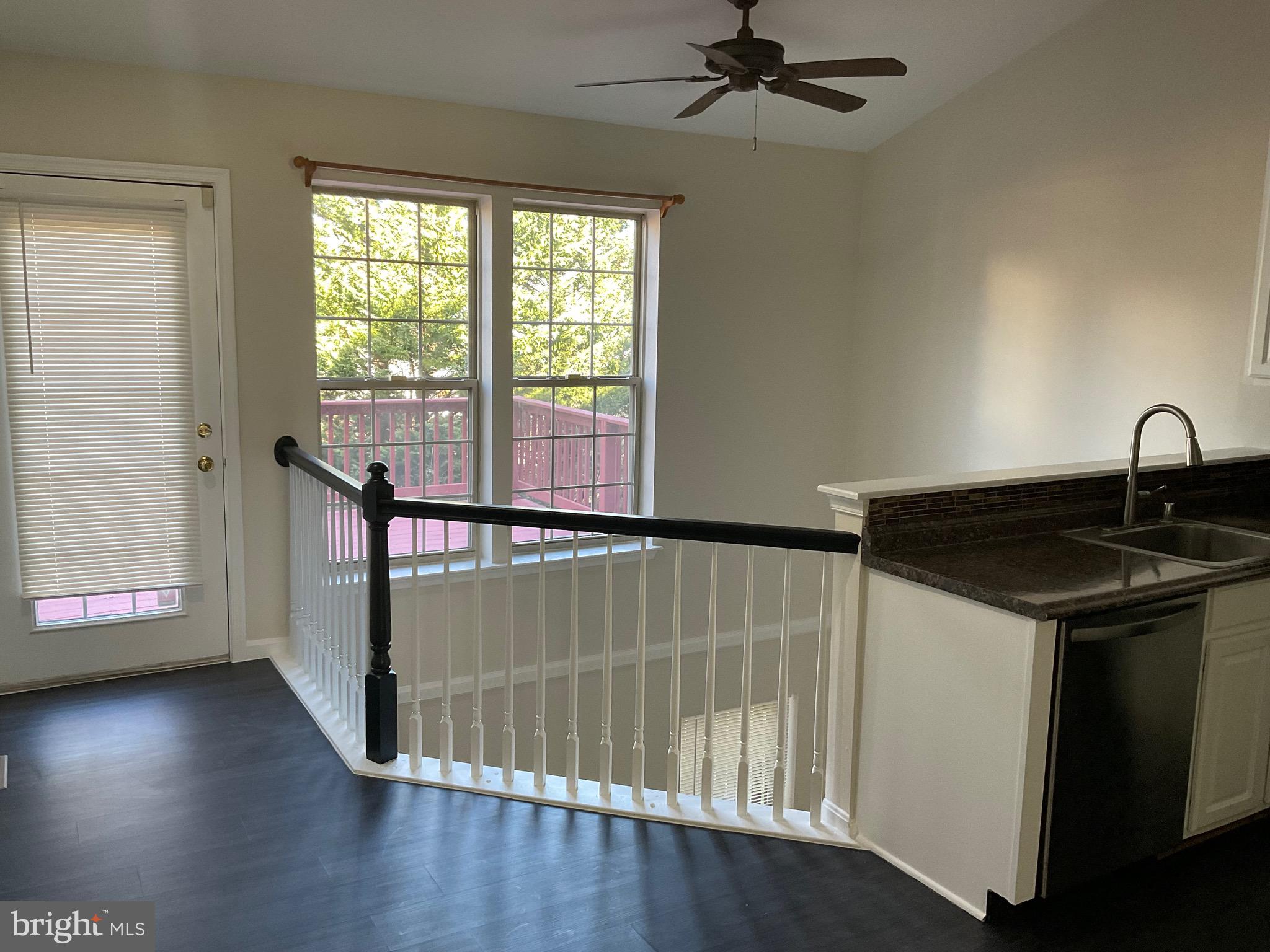 NEW TOWN - Residential Lease