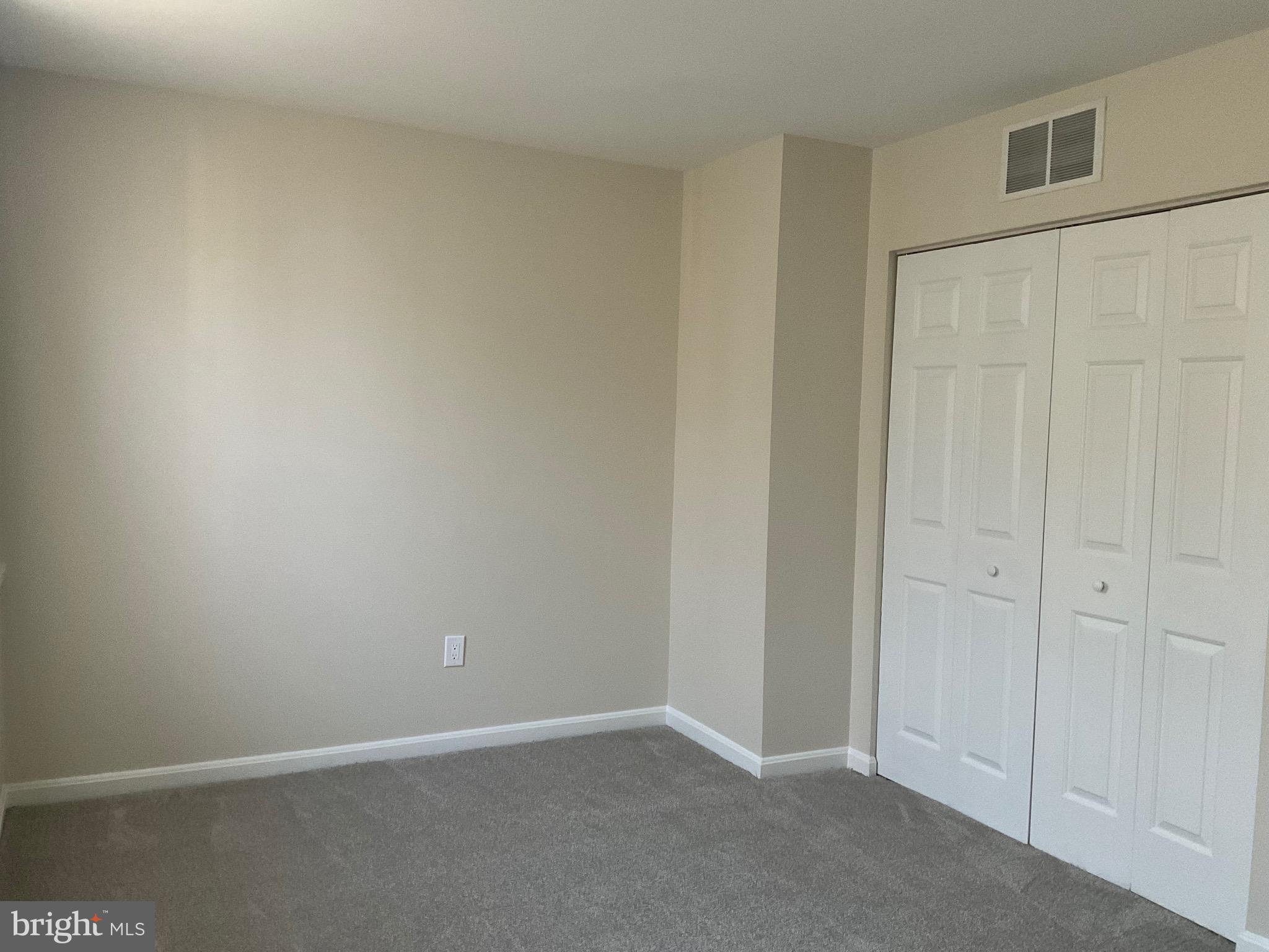 NEW TOWN - Residential Lease