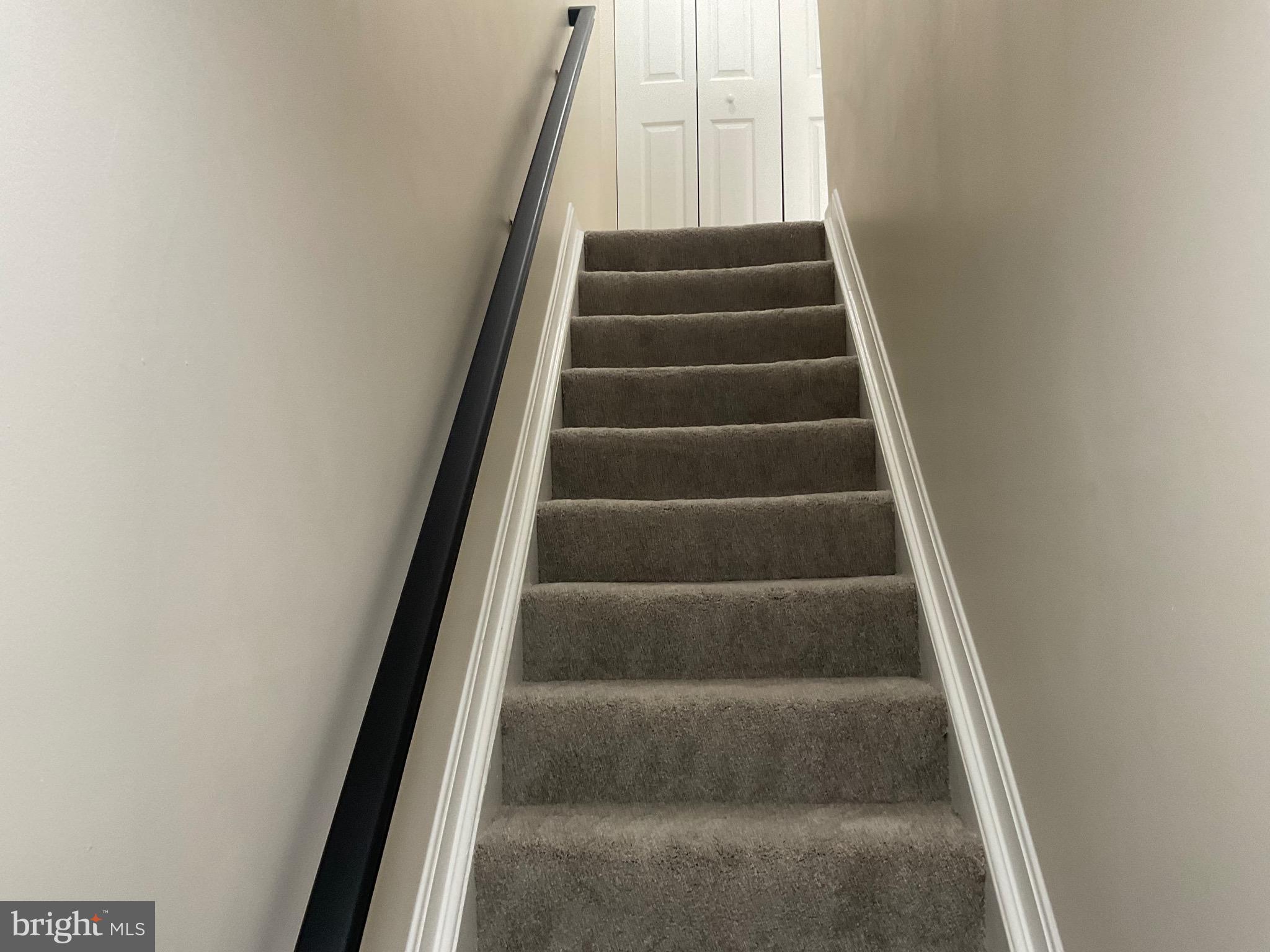 NEW TOWN - Residential Lease