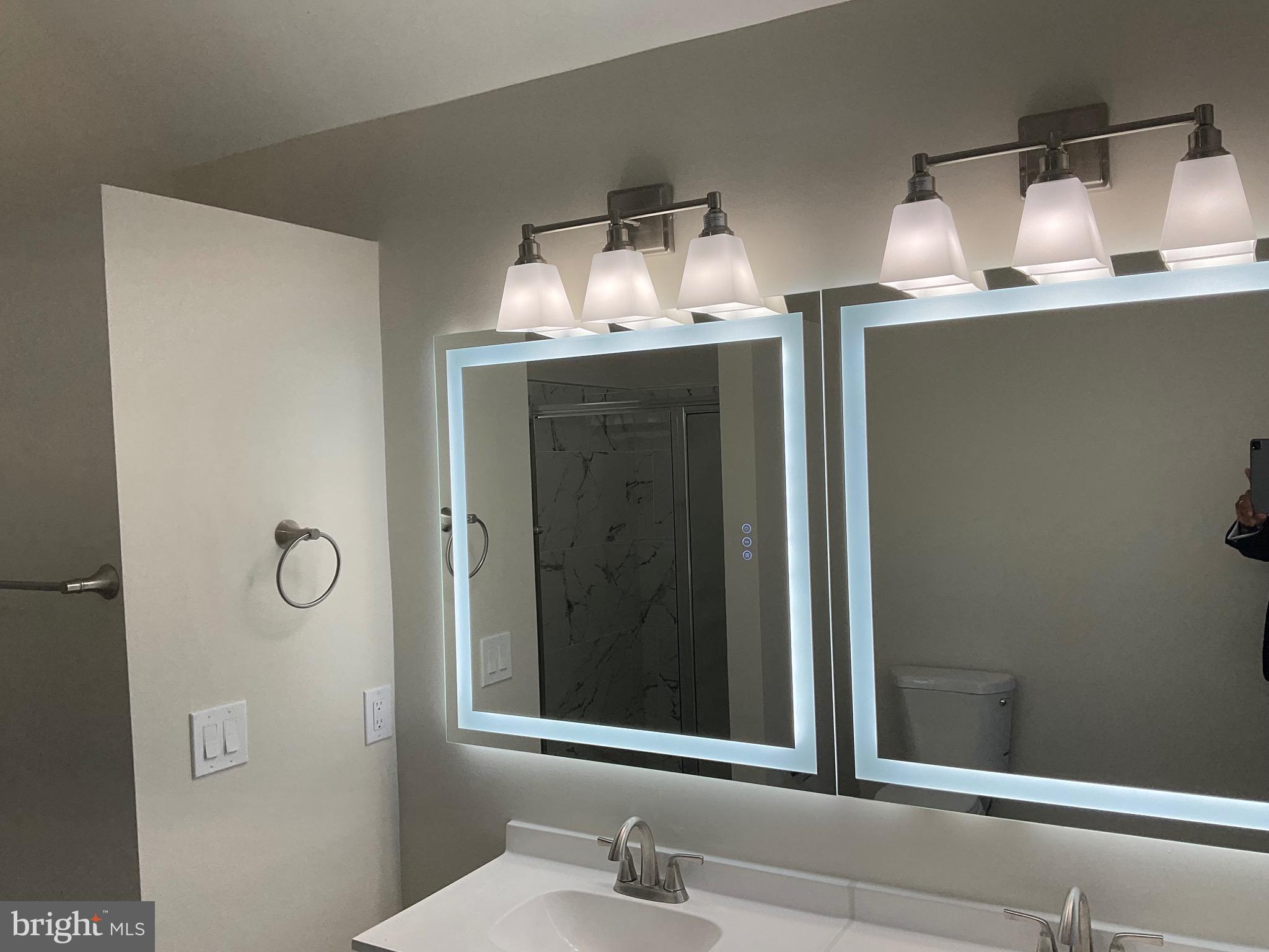 NEW TOWN - Residential Lease