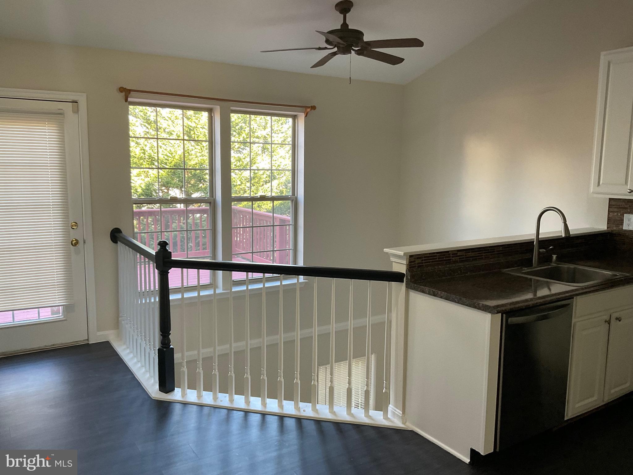 NEW TOWN - Residential Lease