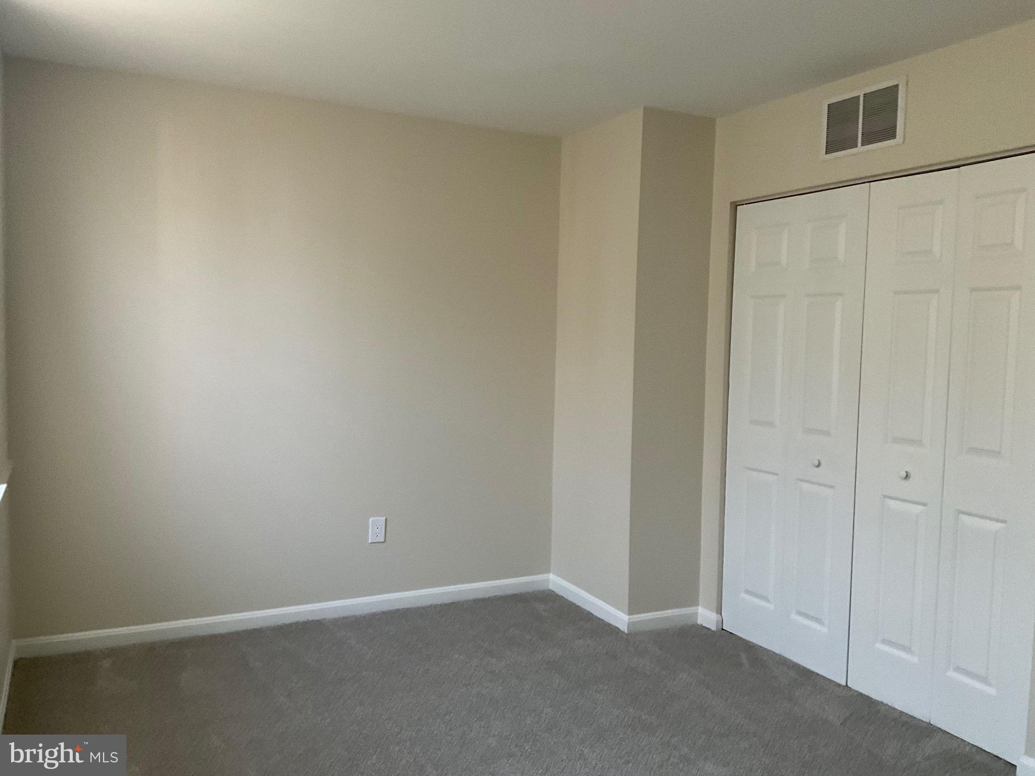 NEW TOWN - Residential Lease