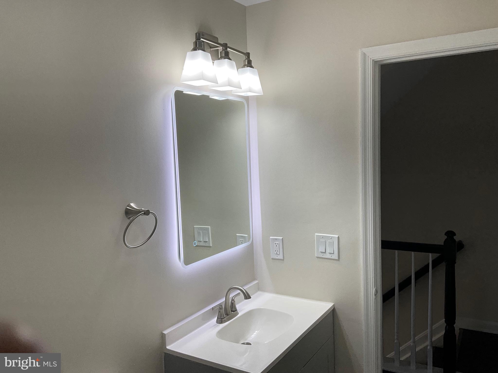 NEW TOWN - Residential Lease