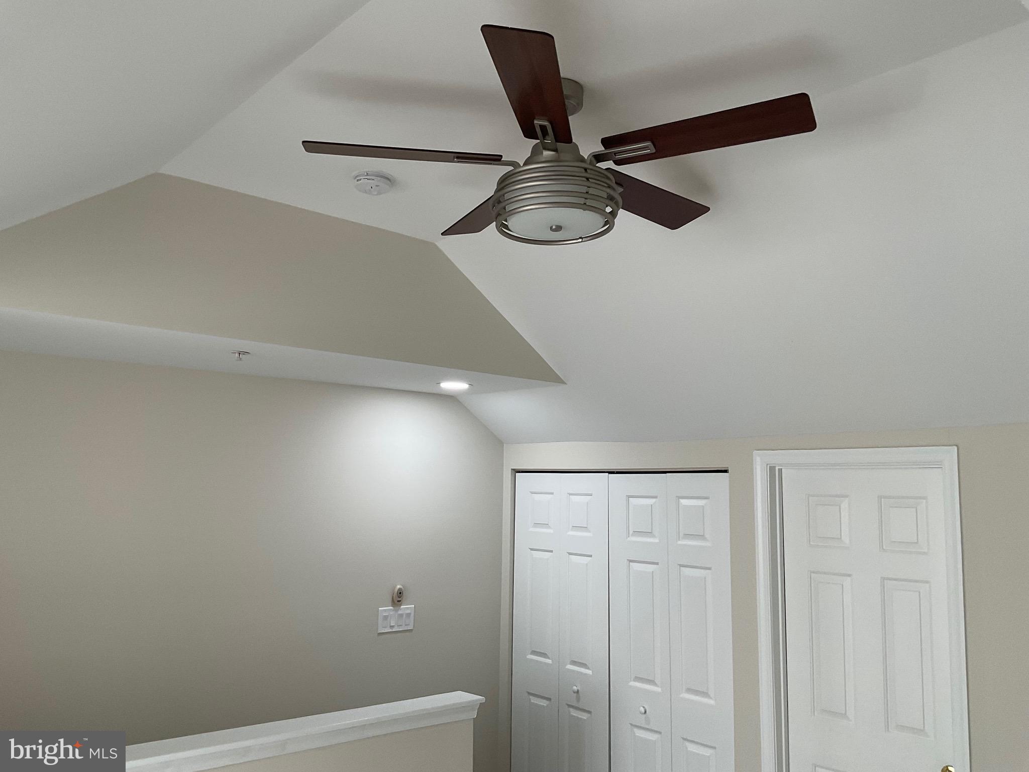 NEW TOWN - Residential Lease