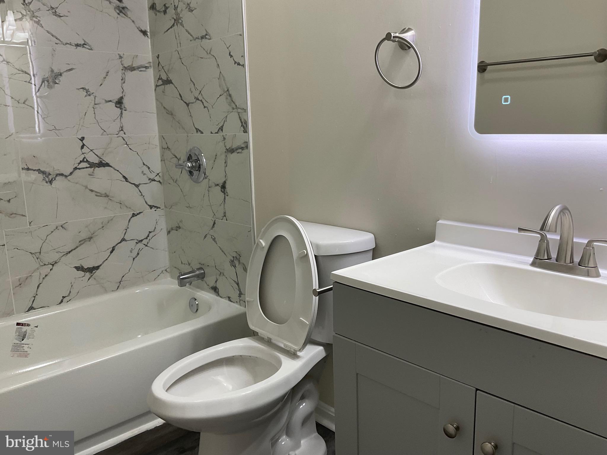 NEW TOWN - Residential Lease